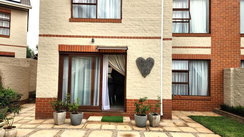 3 Bedroom Property for Sale in Mooikloof Gauteng