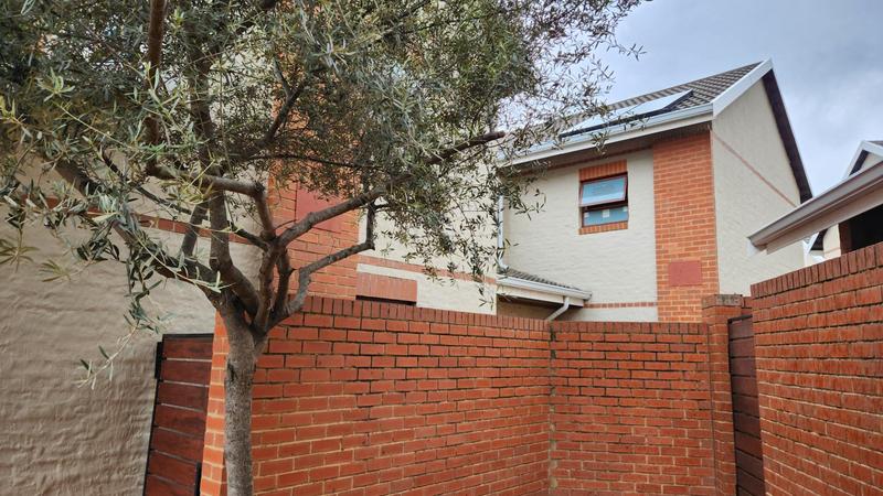3 Bedroom Property for Sale in Mooikloof Gauteng
