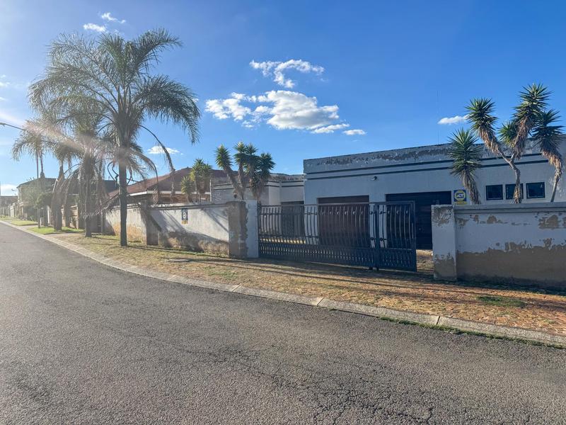 3 Bedroom Property for Sale in Mondeor Gauteng