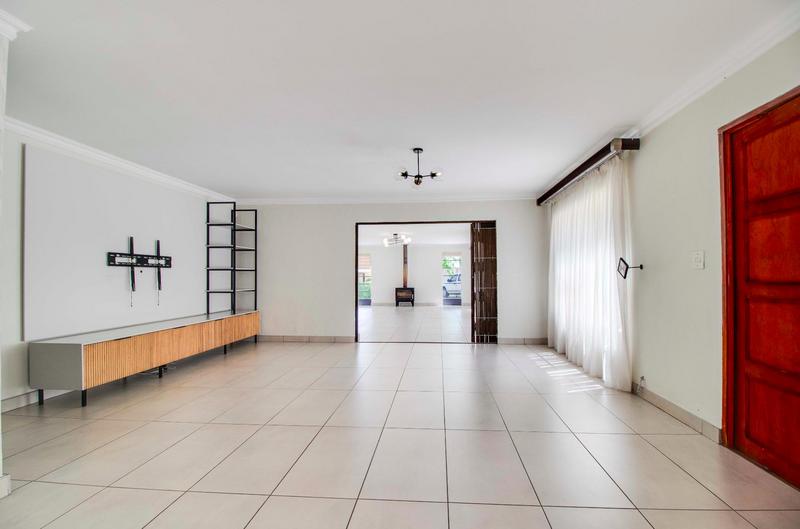 9 Bedroom Property for Sale in Zonnehoewe A H Gauteng