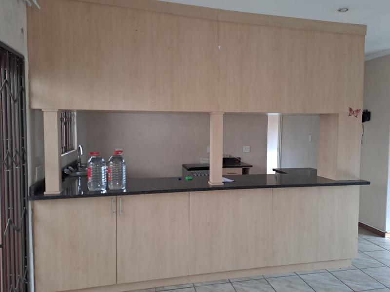 To Let 2 Bedroom Property for Rent in Brackenhurst Gauteng