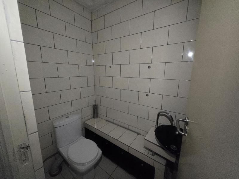 To Let 1 Bedroom Property for Rent in Braamfontein Gauteng
