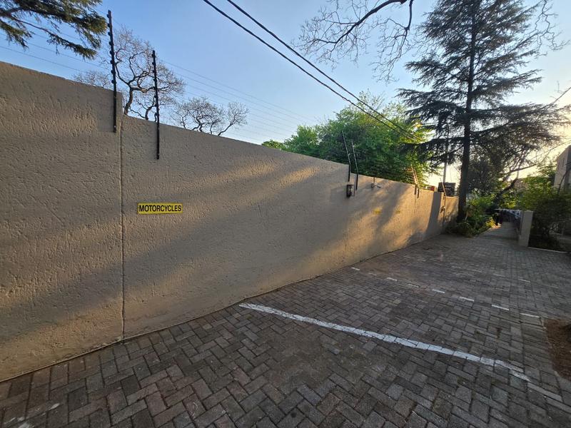 To Let 1 Bedroom Property for Rent in Parktown North Gauteng