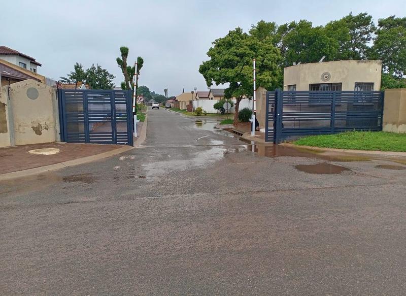 3 Bedroom Property for Sale in Crystal Park Gauteng