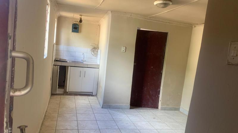 2 Bedroom Property for Sale in Katlehong South Gauteng