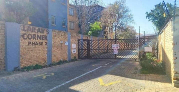 2 Bedroom Property for Sale in Birchleigh North Gauteng