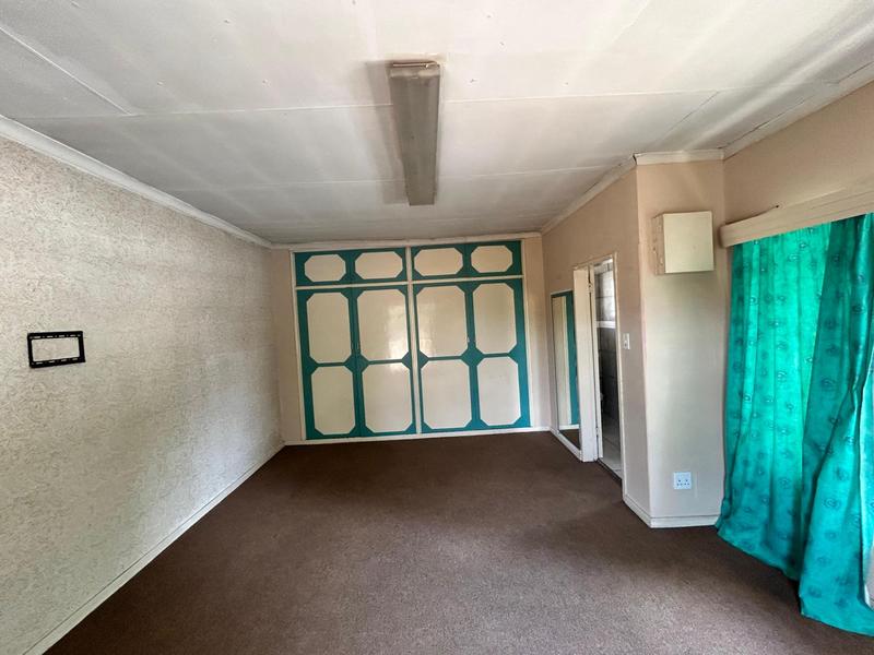 5 Bedroom Property for Sale in Selection Park Gauteng