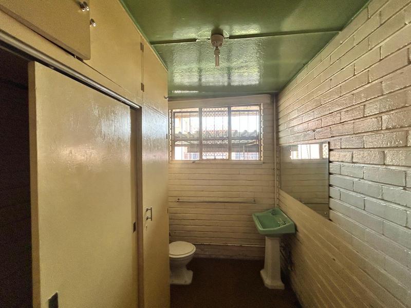 5 Bedroom Property for Sale in Selection Park Gauteng