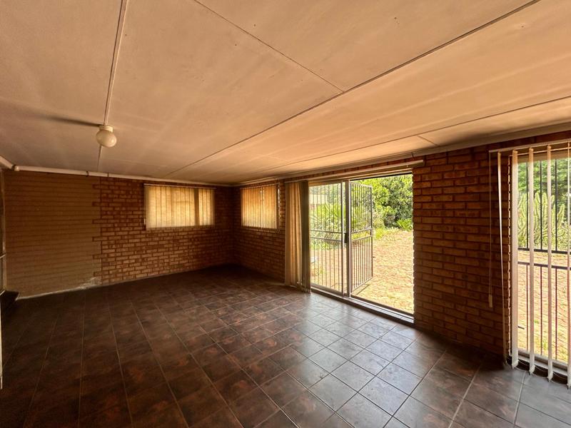 5 Bedroom Property for Sale in Selection Park Gauteng