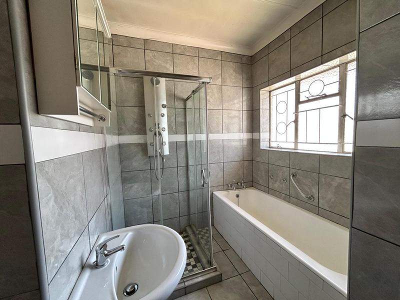 5 Bedroom Property for Sale in Selection Park Gauteng