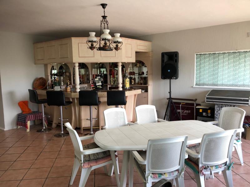 5 Bedroom Property for Sale in Glenvista Gauteng