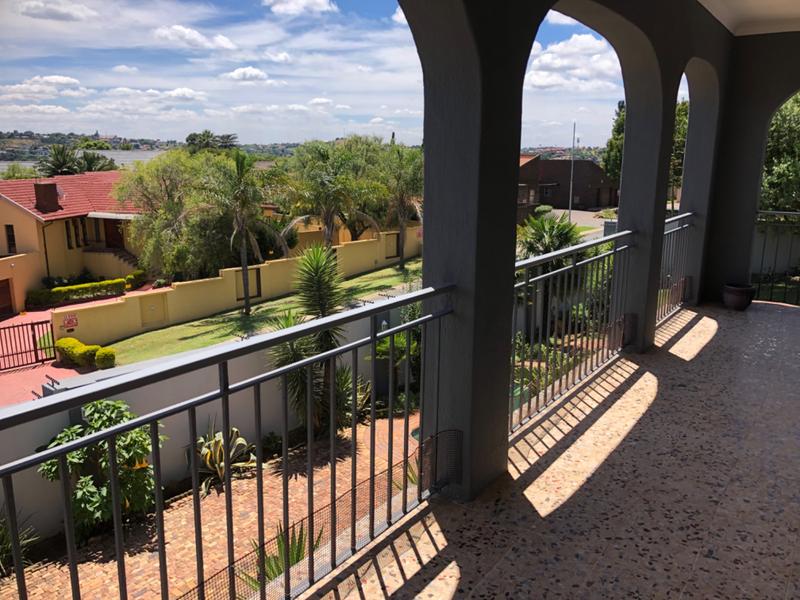 5 Bedroom Property for Sale in Glenvista Gauteng