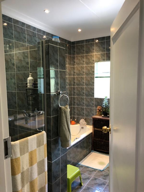 5 Bedroom Property for Sale in Glenvista Gauteng