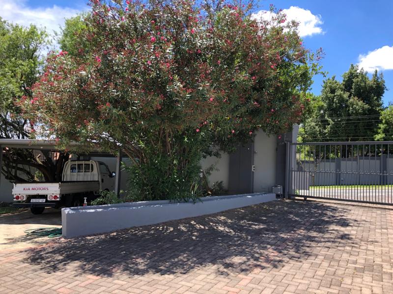 5 Bedroom Property for Sale in Glenvista Gauteng