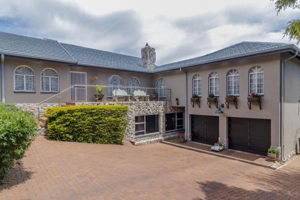 5 Bedroom Property for Sale in Glenvista Gauteng