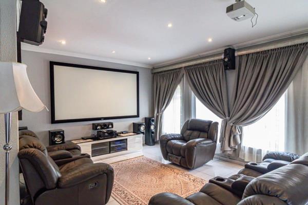 5 Bedroom Property for Sale in Glenvista Gauteng