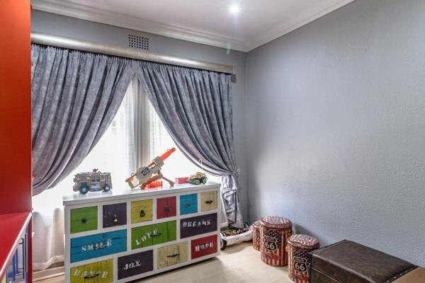 5 Bedroom Property for Sale in Glenvista Gauteng