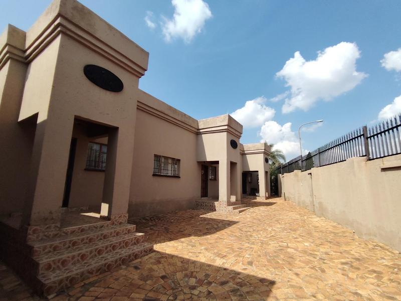 8 Bedroom Property for Sale in Lenasia South Gauteng