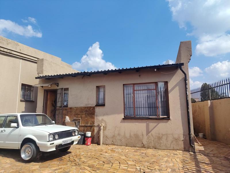 8 Bedroom Property for Sale in Lenasia South Gauteng