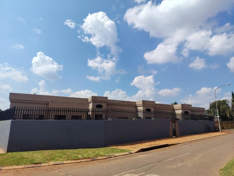 8 Bedroom Property for Sale in Lenasia South Gauteng