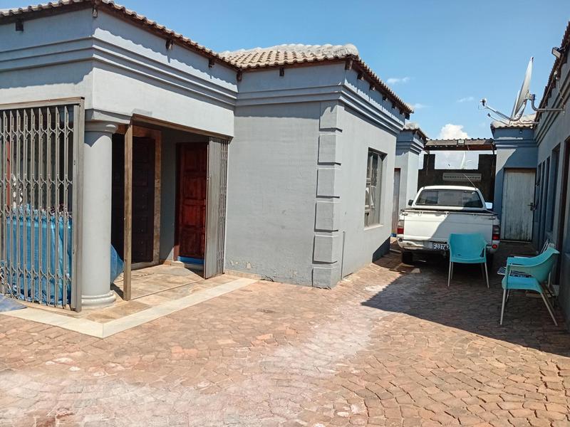 7 Bedroom Property for Sale in Daveyton Gauteng