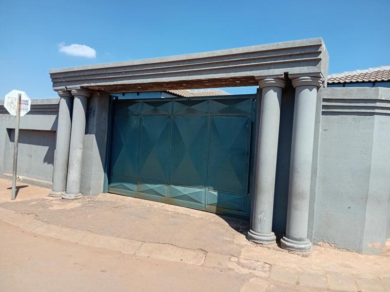 7 Bedroom Property for Sale in Daveyton Gauteng