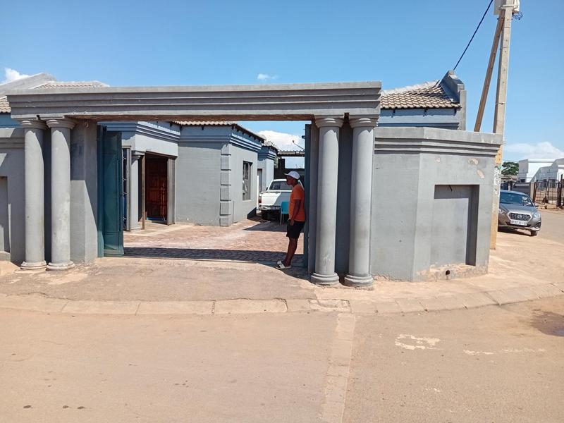 7 Bedroom Property for Sale in Daveyton Gauteng
