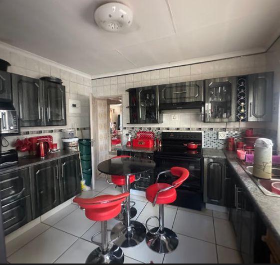 2 Bedroom Property for Sale in Tsakane Gauteng