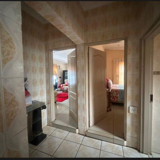 2 Bedroom Property for Sale in Tsakane Gauteng