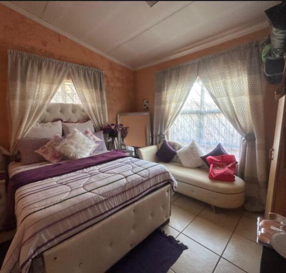 2 Bedroom Property for Sale in Tsakane Gauteng