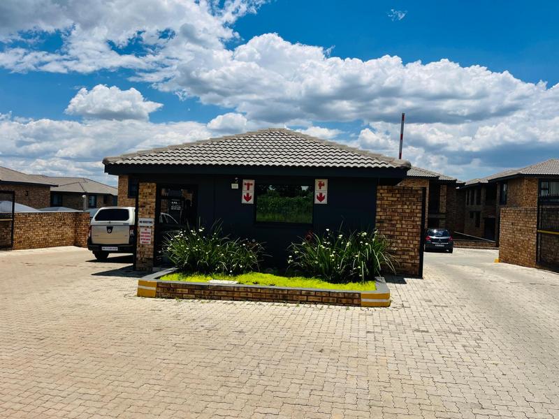 3 Bedroom Property for Sale in Cloverdene Gauteng