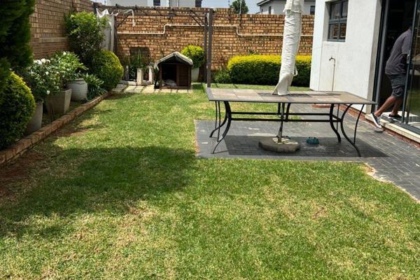 3 Bedroom Property for Sale in Thatchfield Gauteng