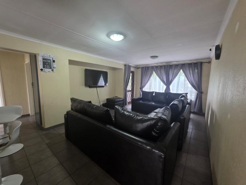 To Let 2 Bedroom Property for Rent in Sunninghill Gauteng