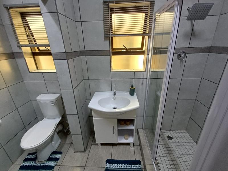 5 Bedroom Property for Sale in Unitas Park Gauteng