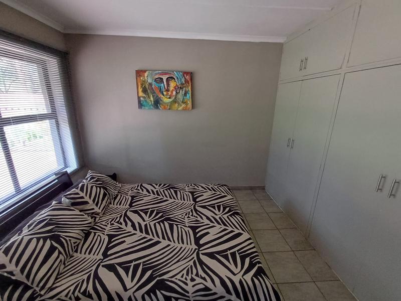 5 Bedroom Property for Sale in Unitas Park Gauteng