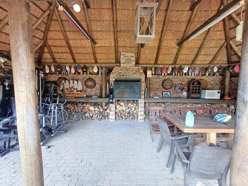 5 Bedroom Property for Sale in Unitas Park Gauteng