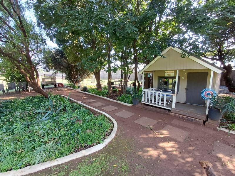 5 Bedroom Property for Sale in Unitas Park Gauteng