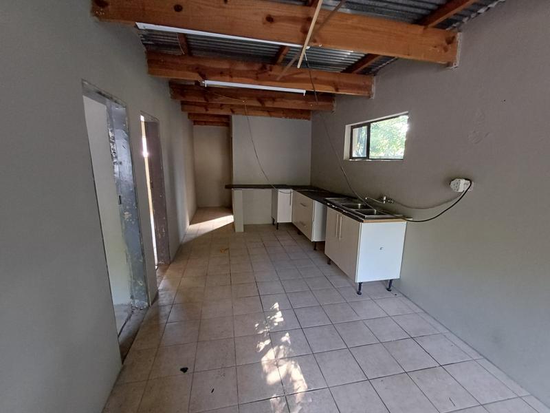 5 Bedroom Property for Sale in Unitas Park Gauteng