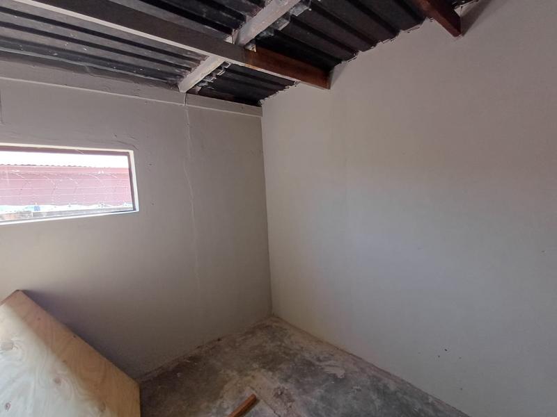 5 Bedroom Property for Sale in Unitas Park Gauteng