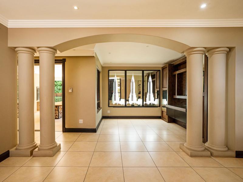 5 Bedroom Property for Sale in The Wilds Gauteng