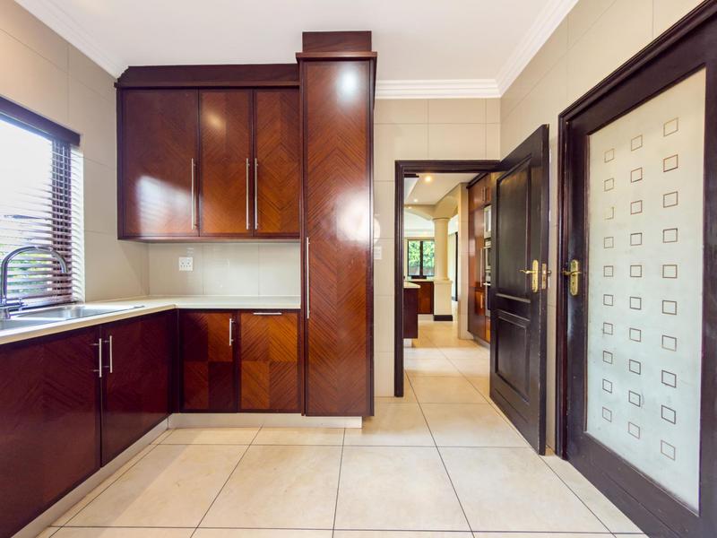 5 Bedroom Property for Sale in The Wilds Gauteng