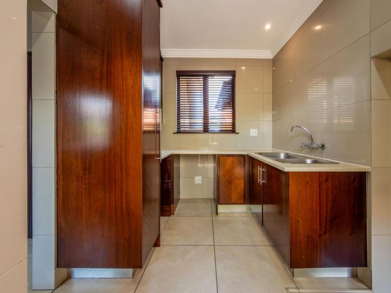 5 Bedroom Property for Sale in The Wilds Gauteng