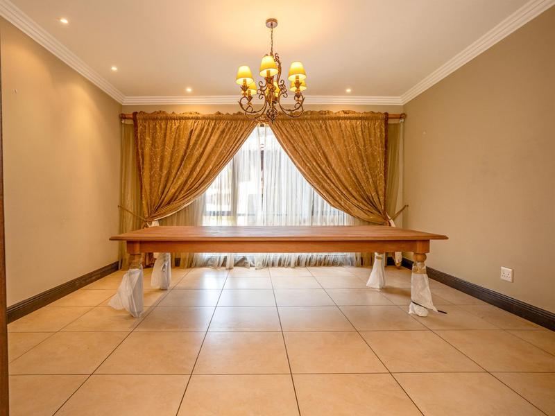 5 Bedroom Property for Sale in The Wilds Gauteng