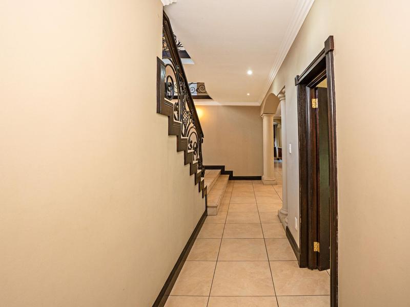 5 Bedroom Property for Sale in The Wilds Gauteng