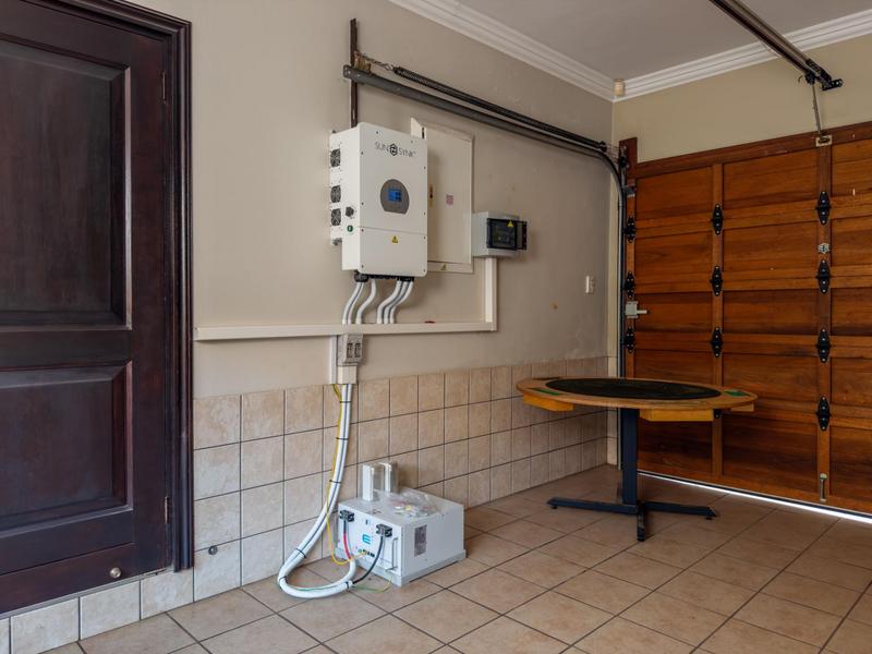 5 Bedroom Property for Sale in The Wilds Gauteng