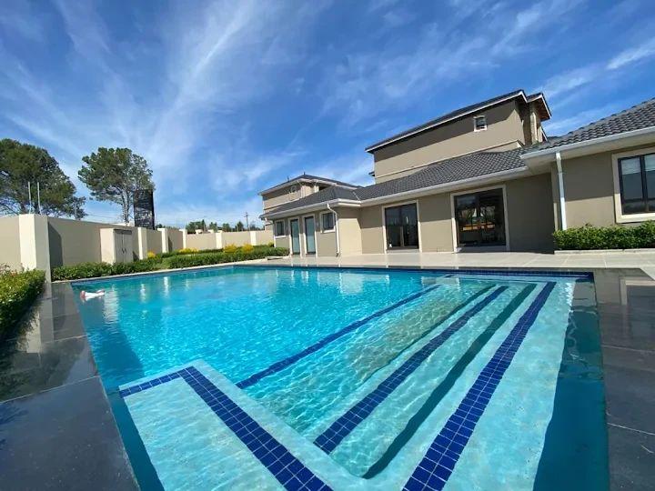 To Let 1 Bedroom Property for Rent in Fourways Gauteng