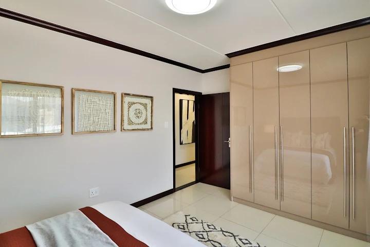 To Let 1 Bedroom Property for Rent in Fourways Gauteng