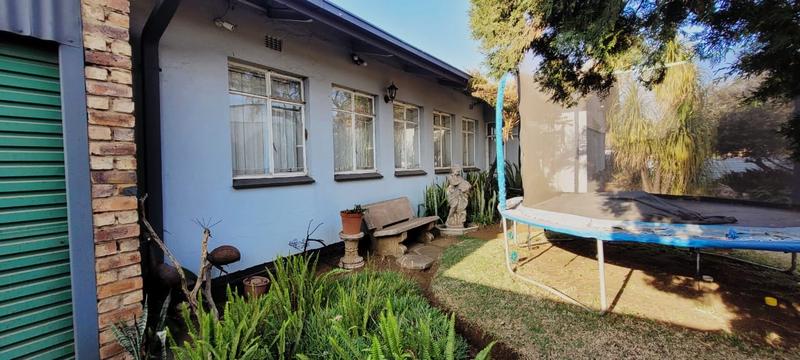 3 Bedroom Property for Sale in Vanderbijlpark CW 4 Gauteng