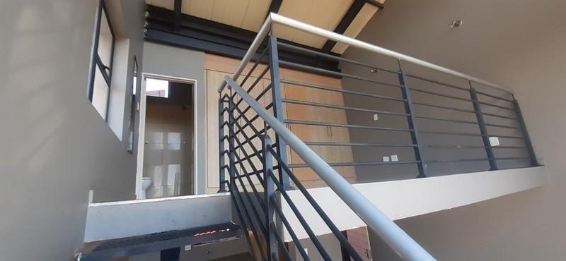 1 Bedroom Property for Sale in Rooihuiskraal North Gauteng