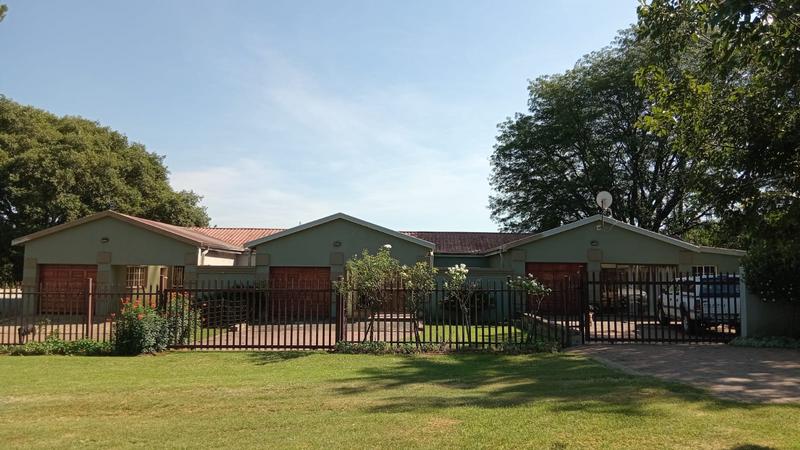 11 Bedroom Property for Sale in Glen Donald A H Gauteng